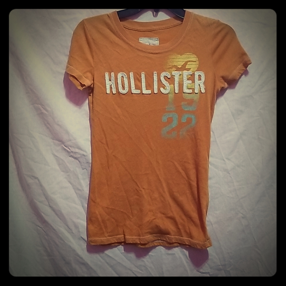 Hollister T shirt